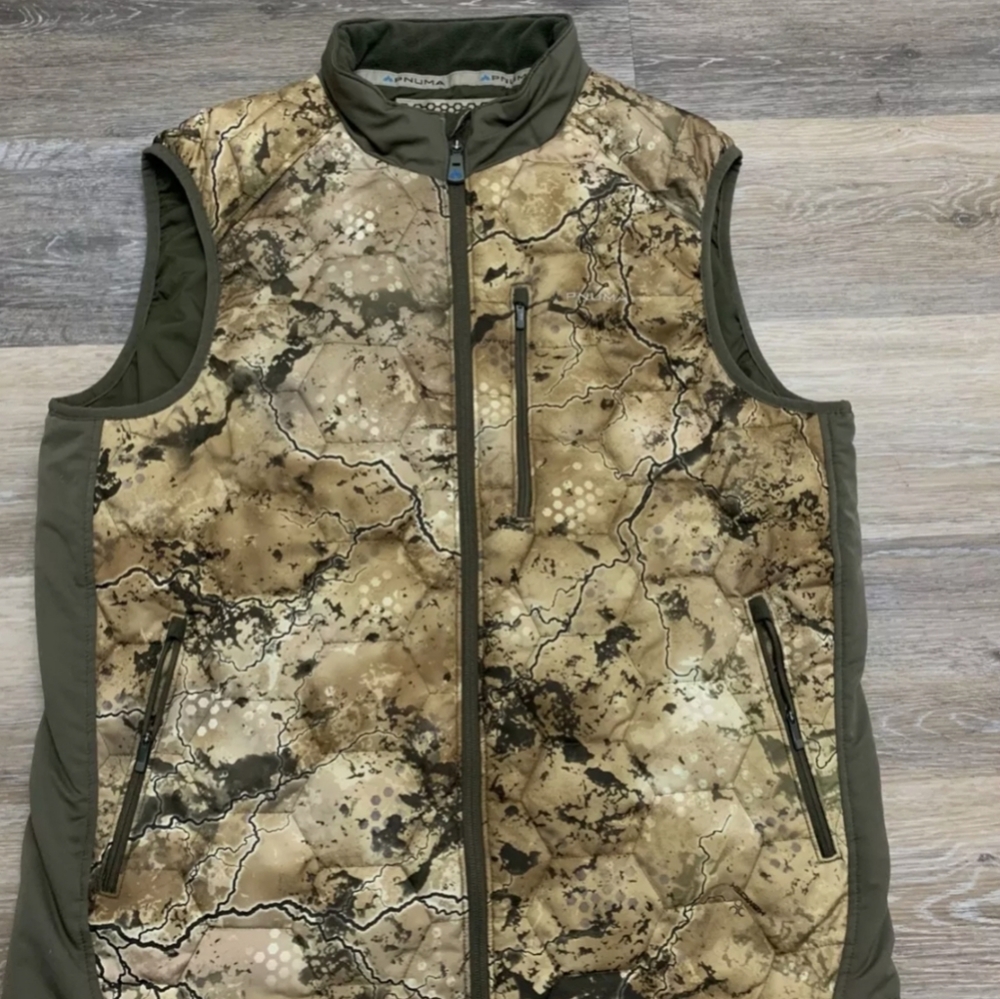 Pnuma insulator vest